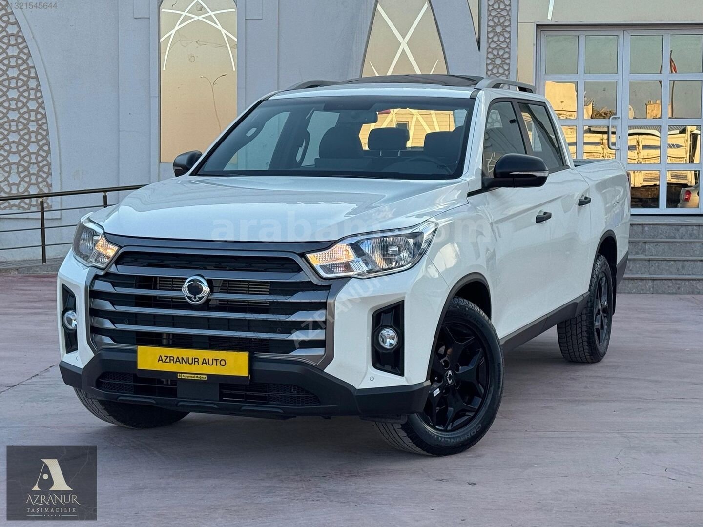 Galeriden KGM SsangYong Musso Grand 2.2 D Platinum Plus 2023 Model Gaziantep 28.000 km Beyaz 4