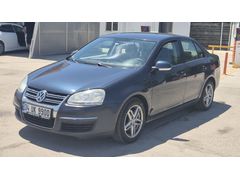 İLK SAHİBİNDEN HATASIZ BOYASIZ GÜNEŞ YANIKSIZ FULL BAKIMLI JETTA