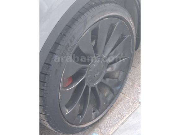 Sahibinden Tesla Model Y Performance (Legacy) 2023 Model