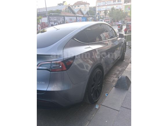 Sahibinden Tesla Model Y Performance (Legacy) 2023 Model