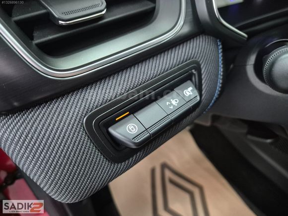 SADIK2'DEN 2025 CAPTUR 1.3 TCE MHEV ESPRIT ALPINE EDC 160 Ç.RENK