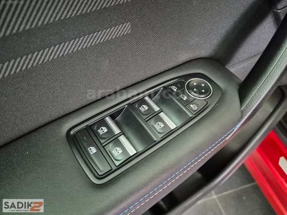 SADIK2'DEN 2025 CAPTUR 1.3 TCE MHEV ESPRIT ALPINE EDC 160 Ç.RENK