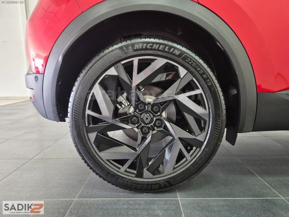 SADIK2'DEN 2025 CAPTUR 1.3 TCE MHEV ESPRIT ALPINE EDC 160 Ç.RENK
