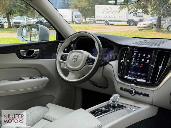 2022-BOYASIZ VOLVO XC60 B4 PLUS BRIGHT + İÇİ BEJ