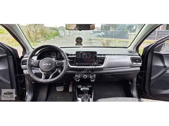 2022 MODEL KİA STONİC 30. 000 KM DE