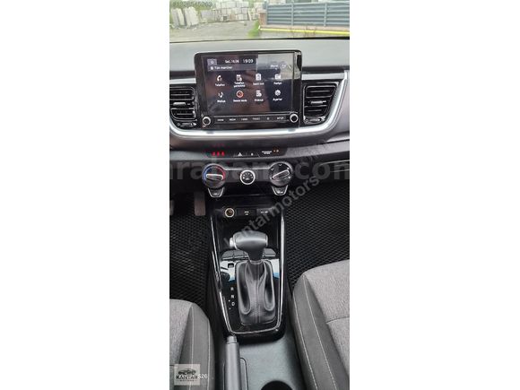 2022 MODEL KİA STONİC 30. 000 KM DE