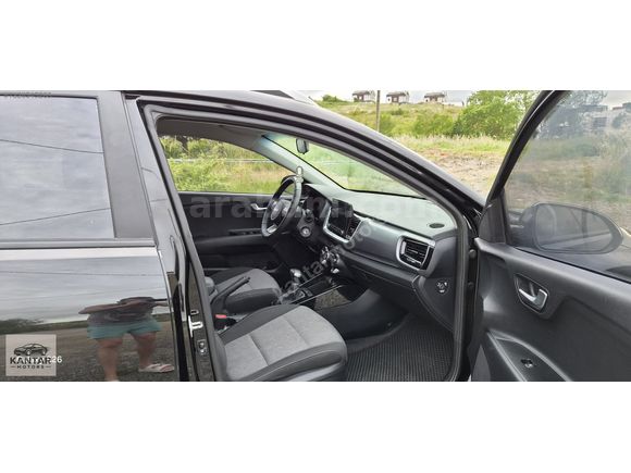 2022 MODEL KİA STONİC 30. 000 KM DE