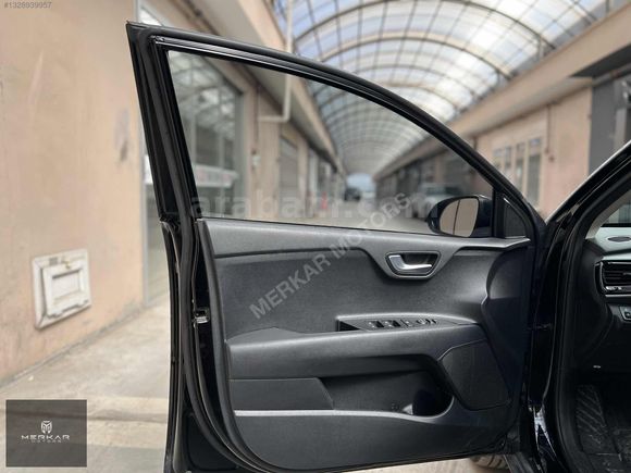 MERKAR'DAN 2021 KİA STONİC 1.4MPI ELEGANCE HATASIZ BOYASIZ