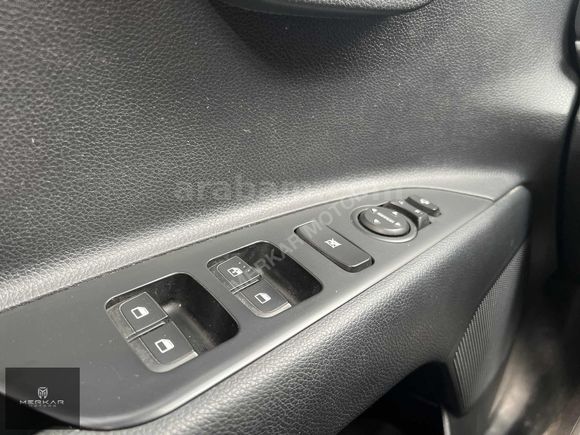 MERKAR'DAN 2021 KİA STONİC 1.4MPI ELEGANCE HATASIZ BOYASIZ