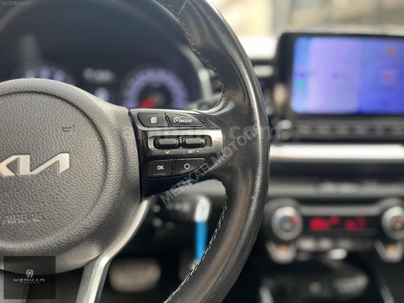 MERKAR'DAN 2021 KİA STONİC 1.4MPI ELEGANCE HATASIZ BOYASIZ