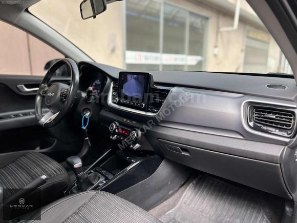 MERKAR'DAN 2021 KİA STONİC 1.4MPI ELEGANCE HATASIZ BOYASIZ