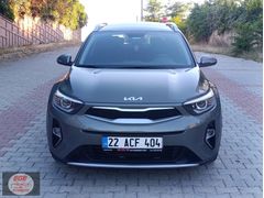 2022 KİA STONİC 1.4 MPİ BENZİNLİ OTOMATİK ELEGANCE SUNROOFLU