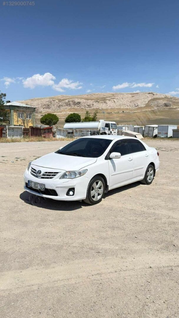 Galeriden Toyota Corolla 1.6 Elegant 2012 Model Van 145.000 km Beyaz 1