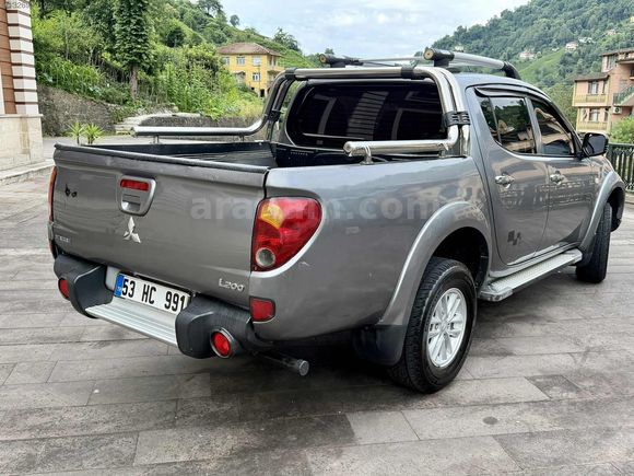 Mercan DAN 2013 mdl Mitsubişi L200 hatasız km 127 bın