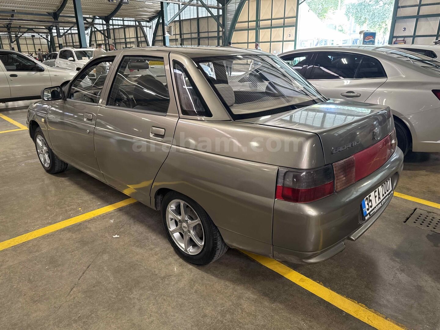 Galeriden Lada Vega 1.5 2000 Model Bursa 163.000 km Bej 3