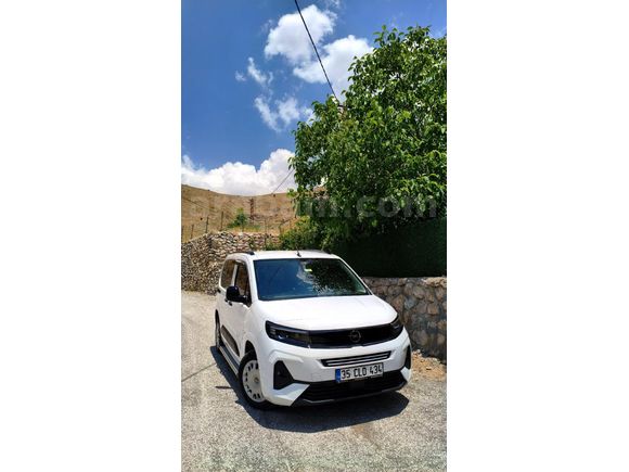 Sahibinden Opel Combo 1.5 CDTI Essential 2025 Model İzmir 37.238 km Beyaz