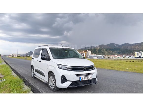 Sahibinden Opel Combo 1.5 CDTI Essential 2025 Model İzmir 37.238 km Beyaz