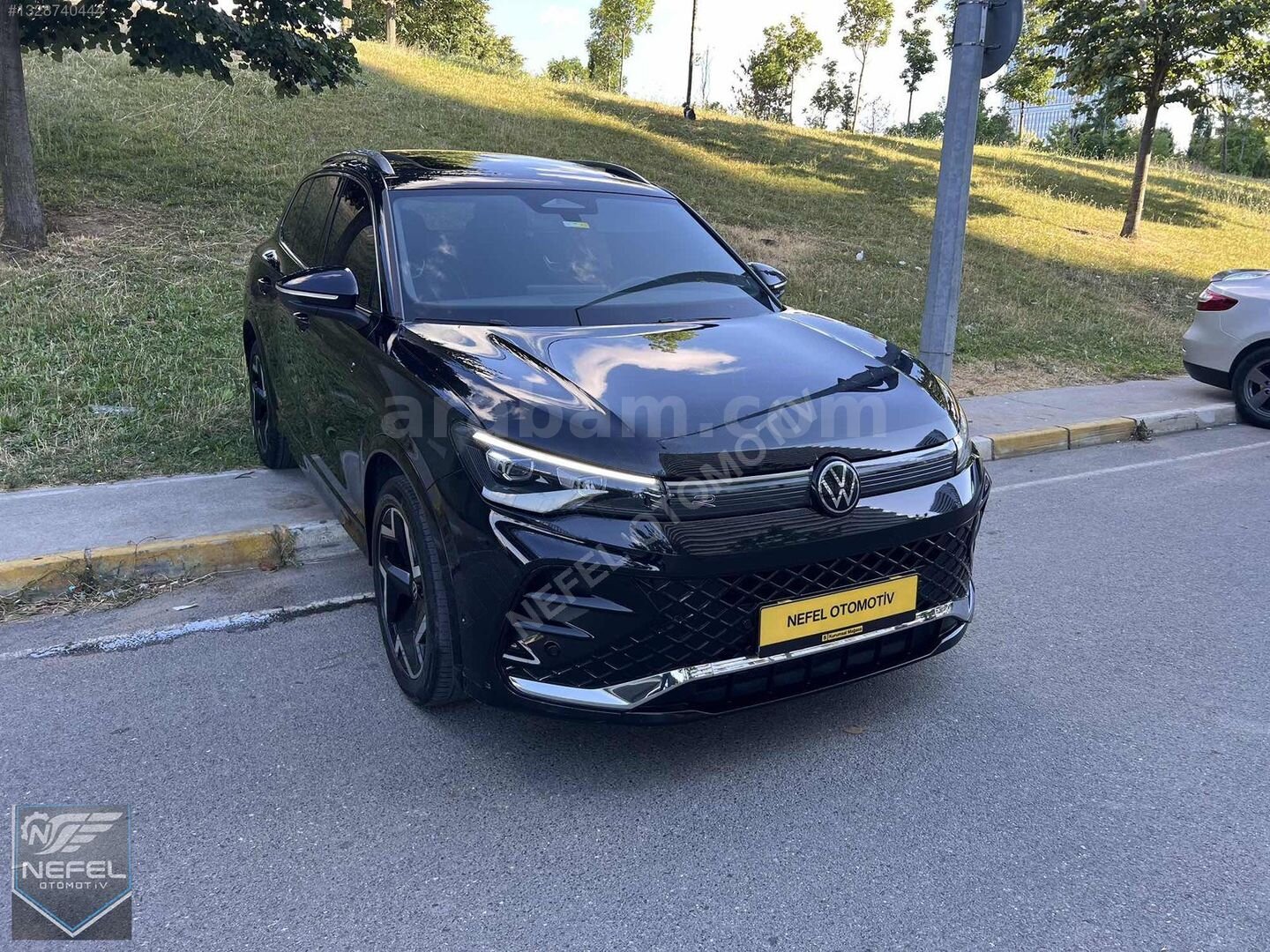 Galeriden Volkswagen Tiguan 1.5 TSI R-Line 2024 Model İstanbul 31.600 km Siyah 4