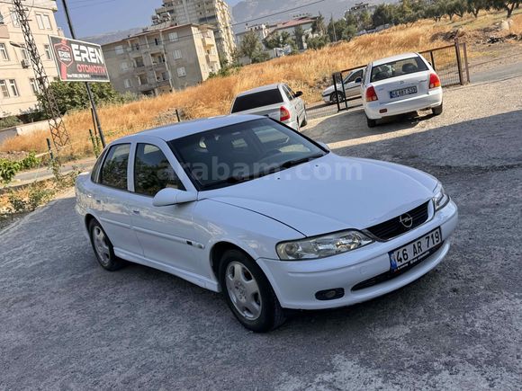 Eren oto Galeriden Opel Vectra 2.0 CDX 2000 Model Kahramanmaraş