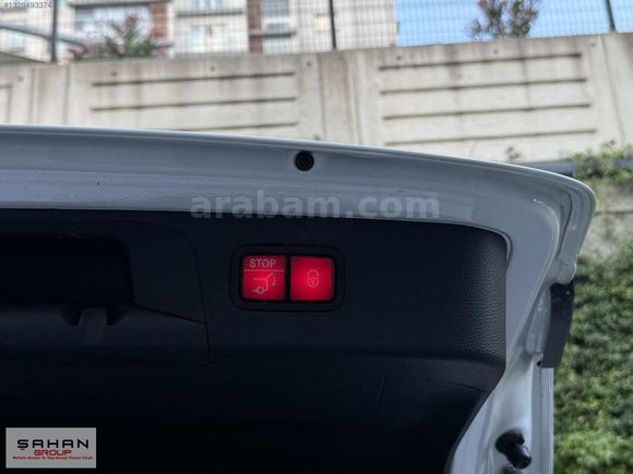 2020 GLC 300 d AMG 4 MATİC İÇİ TABA CAM TAVAN