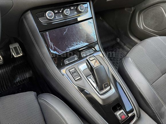 2023 MODEL OPEL GRANDLAND 50.ooo KM