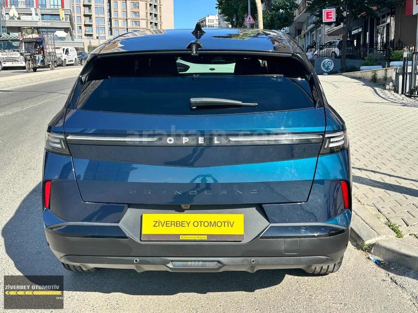 Galeriden Opel Grandland 1.2 T Hybrid GS 2025 Model İstanbul 6.200 km Mavi 3