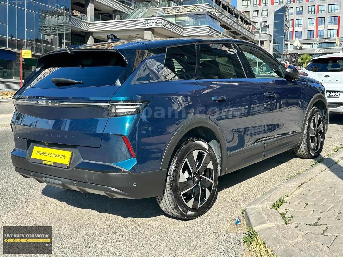 Galeriden Opel Grandland 1.2 T Hybrid GS 2025 Model İstanbul 6.200 km Mavi 4