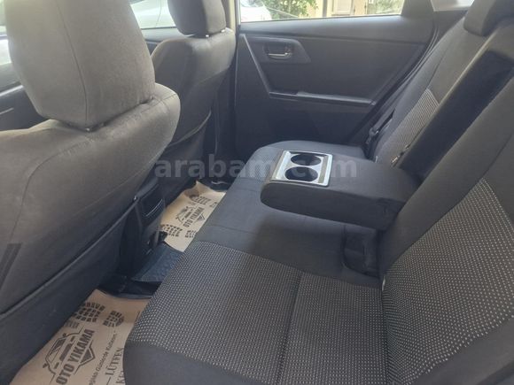 Sahibinden Toyota Auris 1.4 D-4D Active Skypack 2013 Model