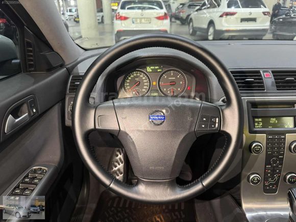 FIRSAT ARACI_SUNROOF'LU_SADECE 211.000 KMDE_VOLVO S 40 1.6 DİZEL