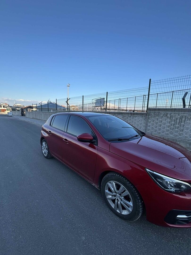 Sahibinden Peugeot 308 1.2 PureTech Style Tech 2021 Model Isparta 82.000 km Kırmızı 3