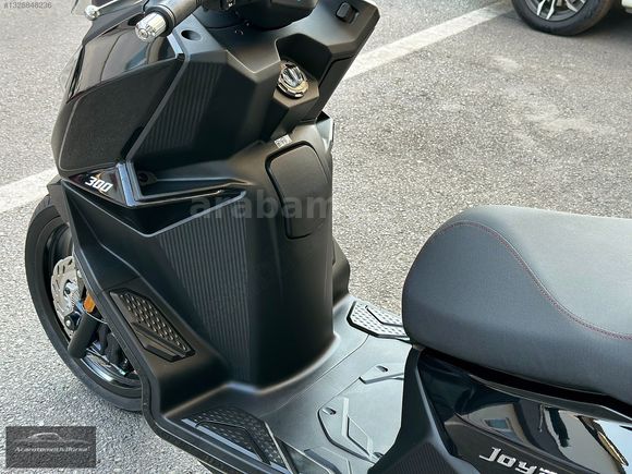 SYM JoyRide 300cc E5 ABS /800Km'de/Anahtarsız Çalıştırma/Led Far
