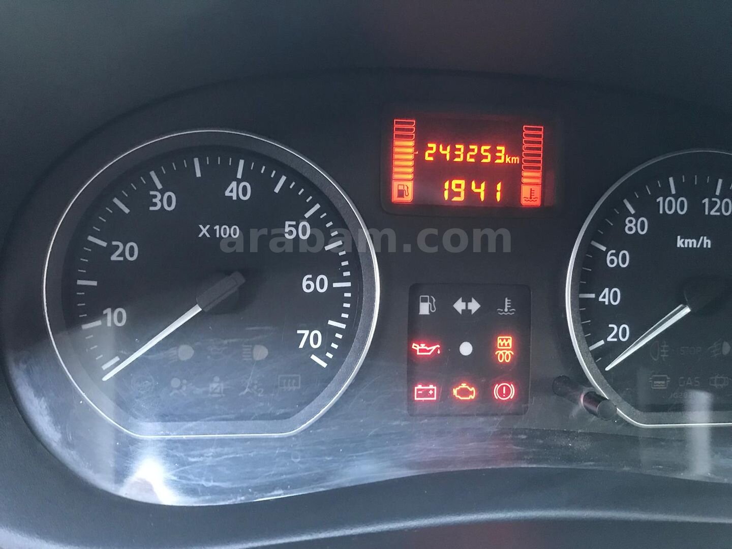Galeriden Dacia Sandero 1.5 dCi Stepway 2012 Model İstanbul 244.000 km Füme 6