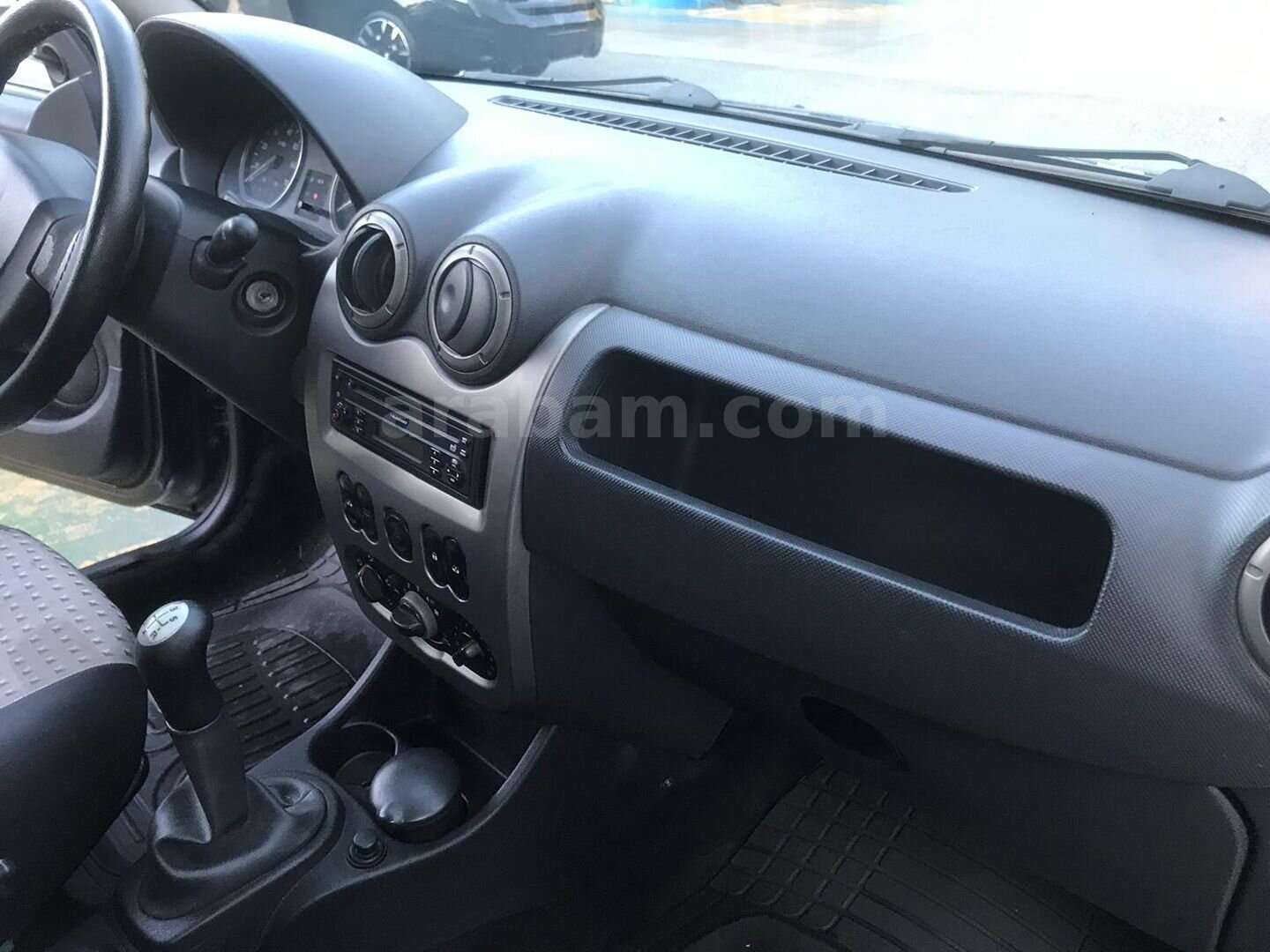Galeriden Dacia Sandero 1.5 dCi Stepway 2012 Model İstanbul 244.000 km Füme 7