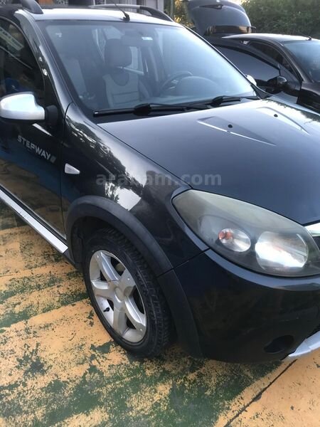 Galeriden Dacia Sandero 1.5 dCi Stepway 2012 Model İstanbul 244.000 km Füme 1