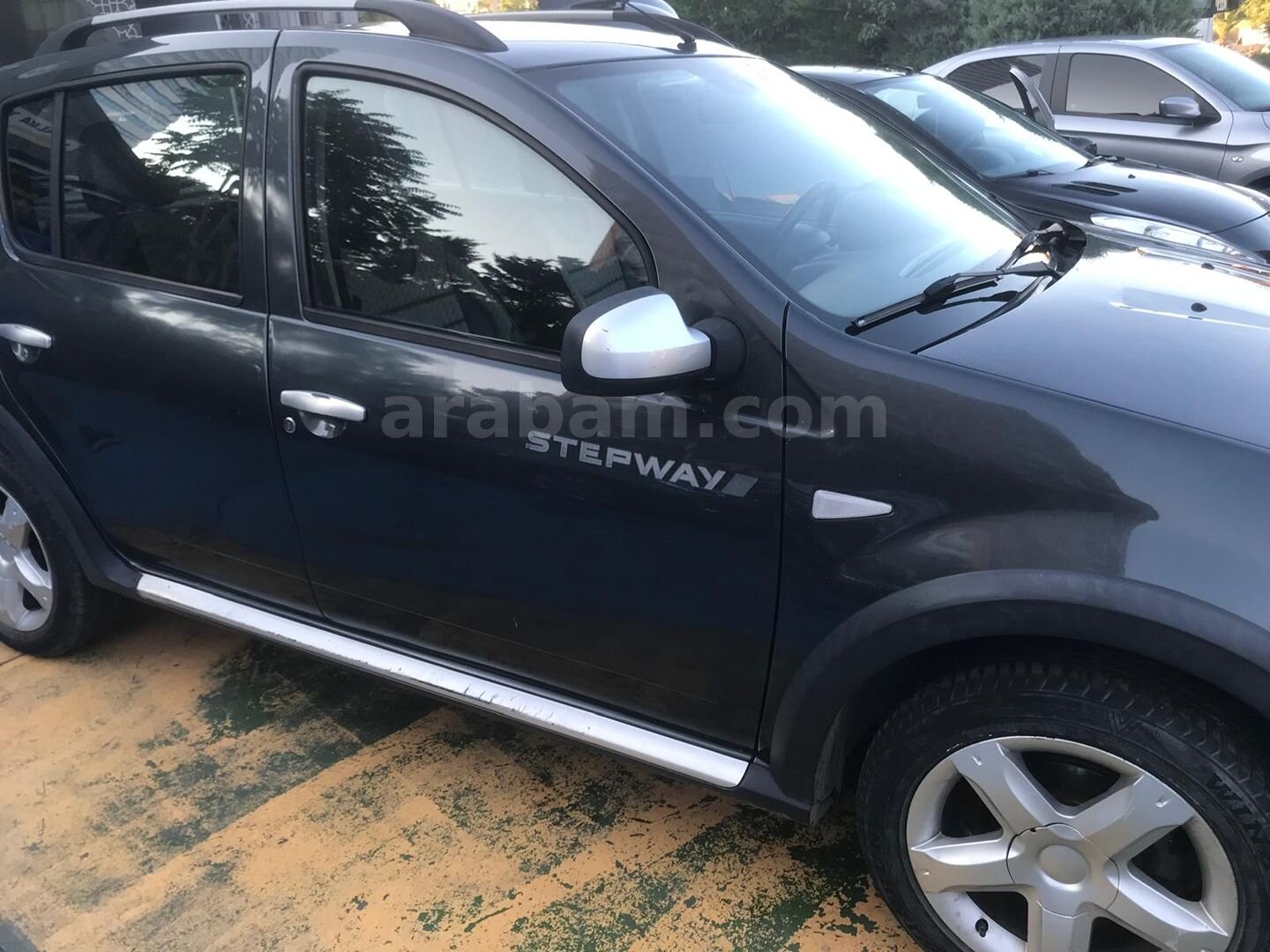 Galeriden Dacia Sandero 1.5 dCi Stepway 2012 Model İstanbul 244.000 km Füme 2