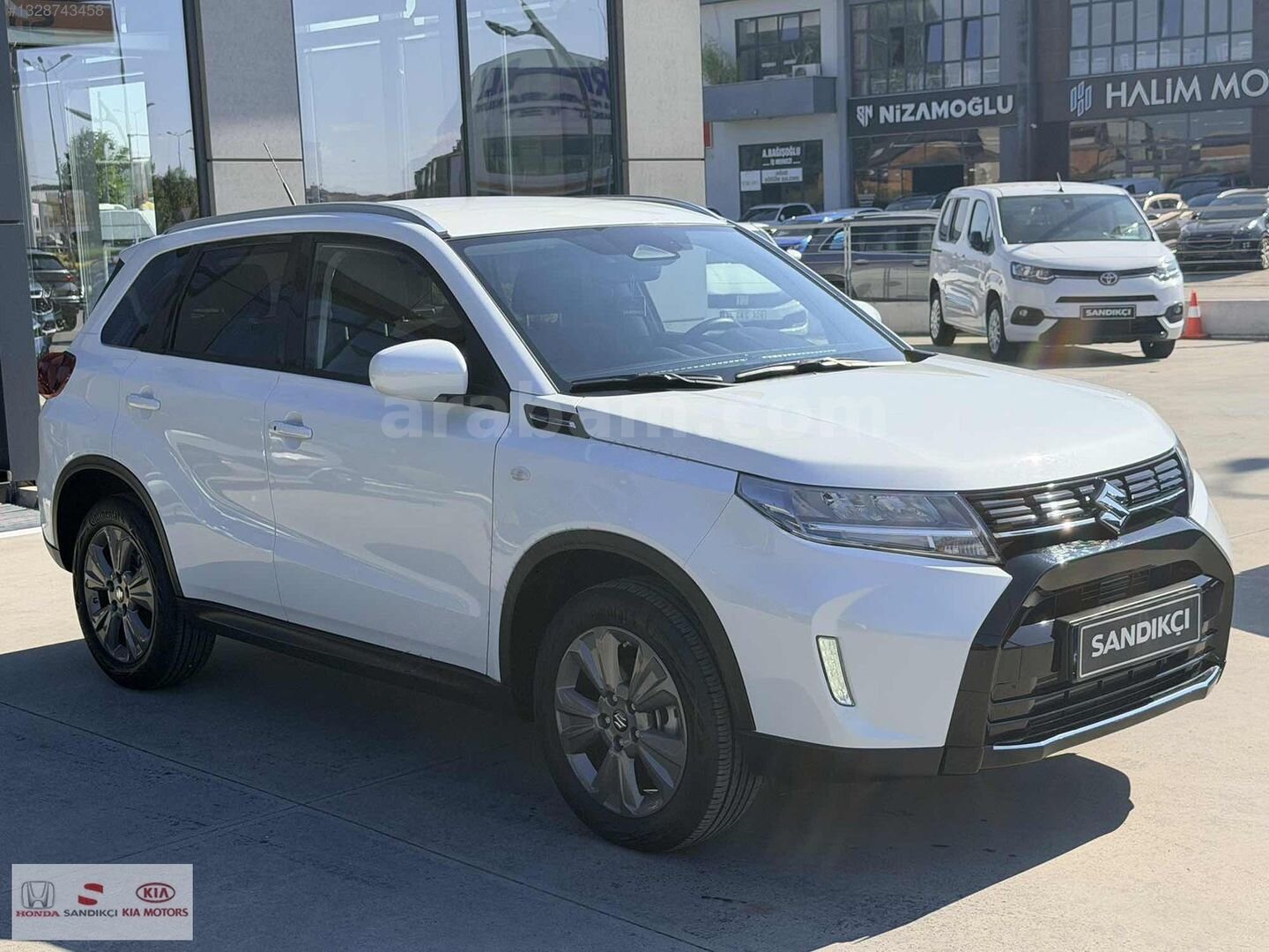 Galeriden Suzuki Vitara 1.4 Boosterjet Hibrit GL Elegance 2025 Model Sakarya 6.010 km Beyaz 4