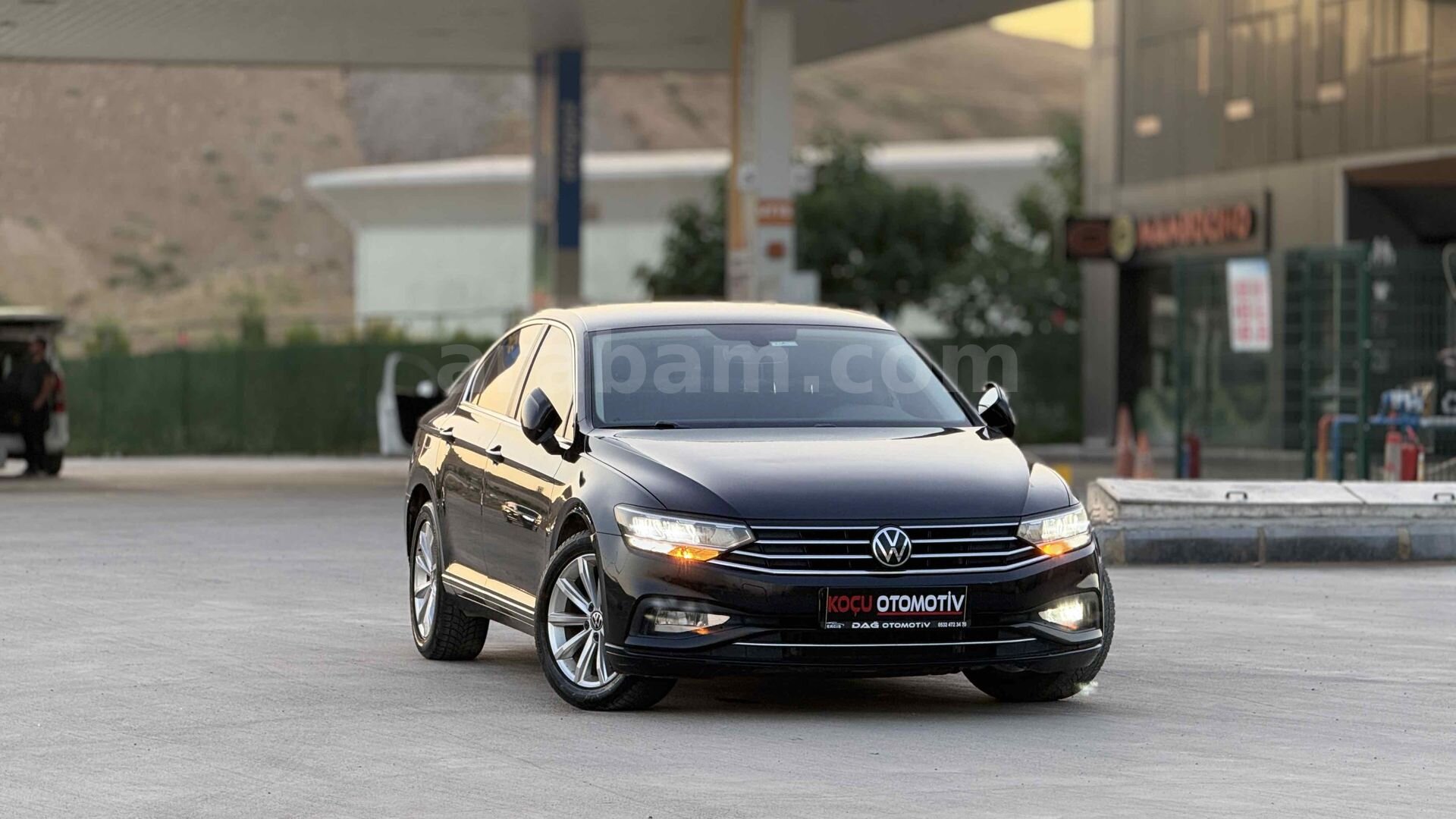 Galeriden Volkswagen Passat 1.6 TDi BlueMotion Business 2020 Model Şırnak 178.000 km Siyah 4