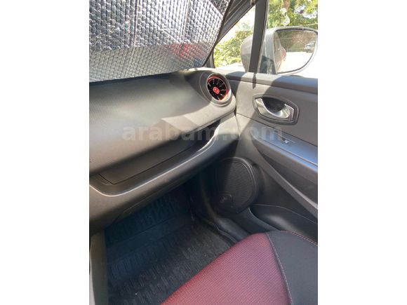 Sahibinden Renault Clio 1.2 Joy 2015 Model