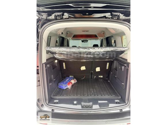 2024 MODEL TOURNEO COURİER 1.5L EcoBlue TITANIUM GÜVENLİK PK
