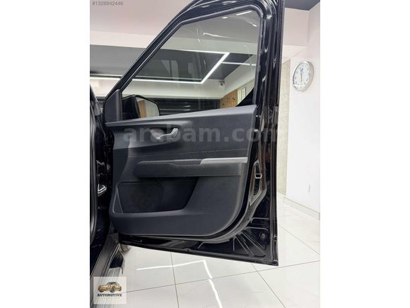 2024 MODEL TOURNEO COURİER 1.5L EcoBlue TITANIUM GÜVENLİK PK