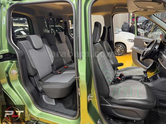 POLAT'TA FORD COURİER 2024 MODEL 1.5 TİTANİUM ÖZEL RENK FUL+FULL