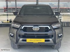 BOYASIZ 2023 HİLUX INVİNCİBLE 2.4 4X4/360KAMERA/JBL/FUL AKSESUAR