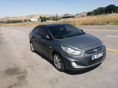 Sahibinden Hyundai Accent Blue 1.6 CRDI Mode Plus 2012 Model  262000 km Gri (Gümüş)