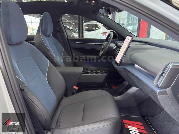 HATASIZ BOYASIZ 2025 VOLVO EX30 CAMTAVAN-HARMAN-NAVİ-ISITMA