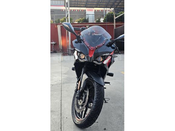 Öğretmenden 2024 Bajaj Pulsar RS200