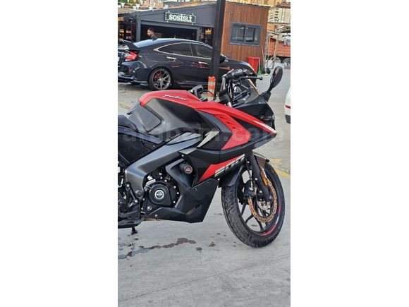 Öğretmenden 2024 Bajaj Pulsar RS200