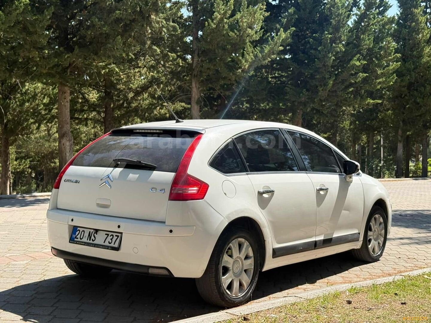Galeriden Citroen C4 1.6 HDi VTRPK 2010 Model İzmir 260.000 km Beyaz 6