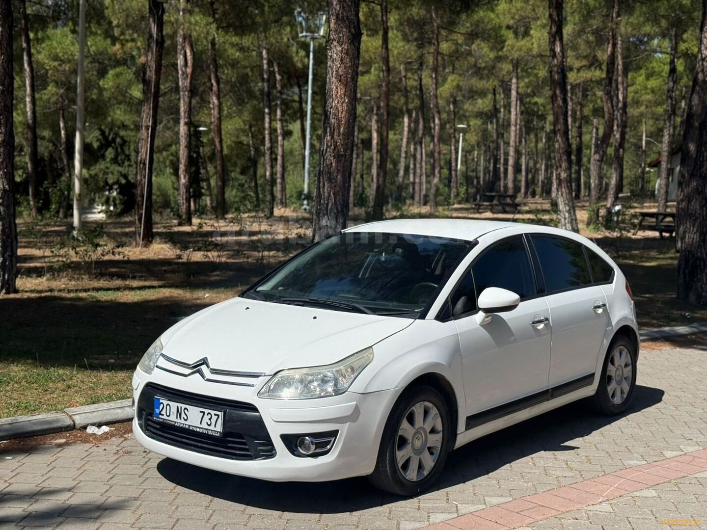 Galeriden Citroen C4 1.6 HDi VTRPK 2010 Model İzmir 260.000 km Beyaz 1