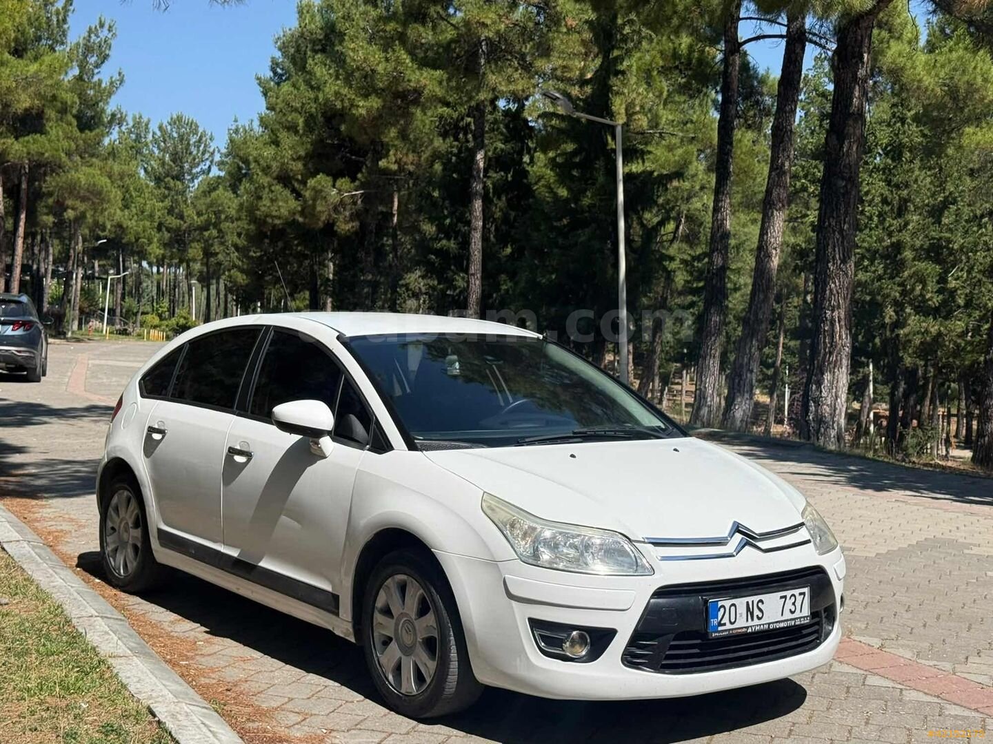 Galeriden Citroen C4 1.6 HDi VTRPK 2010 Model İzmir 260.000 km Beyaz 4
