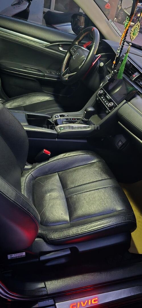 Sahibinden Honda Civic 1.5 i-VTEC RS 2019 Model İstanbul 123.000 km Siyah 3